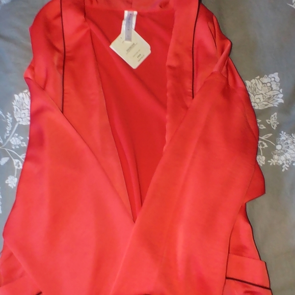 Red Silk robe - Picture 4 of 5